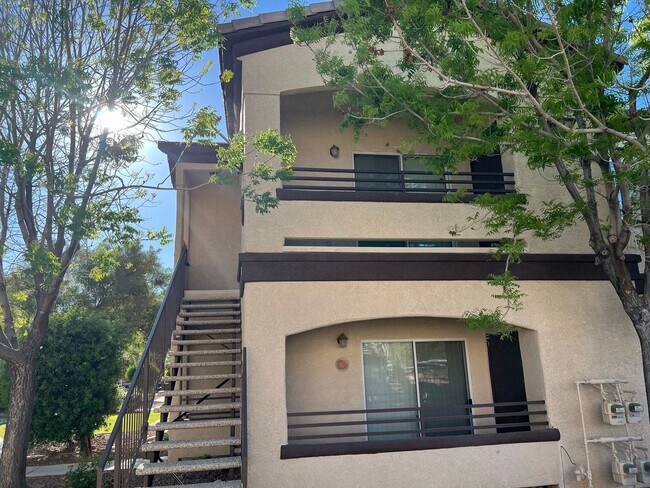 Building Photo - Henderson - 2 bedroom condo