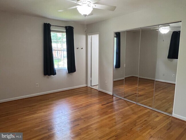 Building Photo - 8711 Braeburn Dr