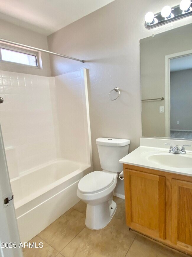 Building Photo - 11911 W Dahlia Dr