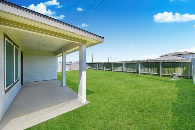 Building Photo - 14734 Sweetwater Dr