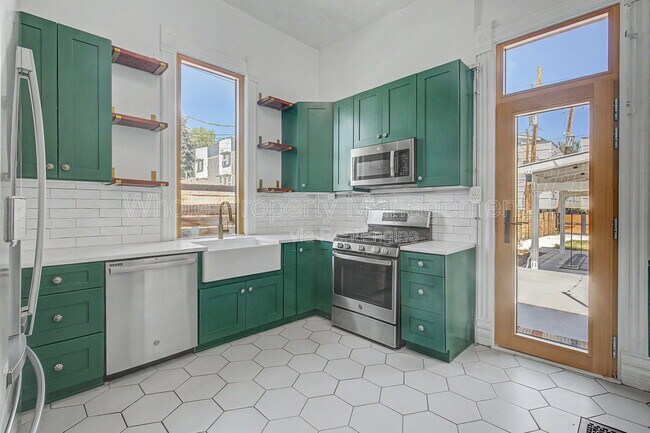 Building Photo - 2923 W 27th Ave