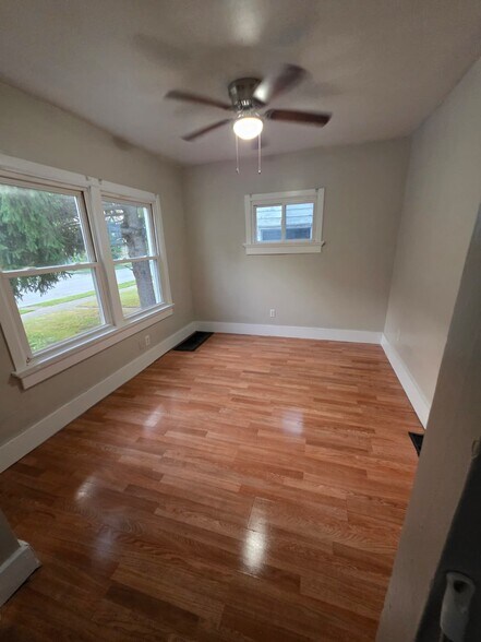 Building Photo - 458 S Kilmer St