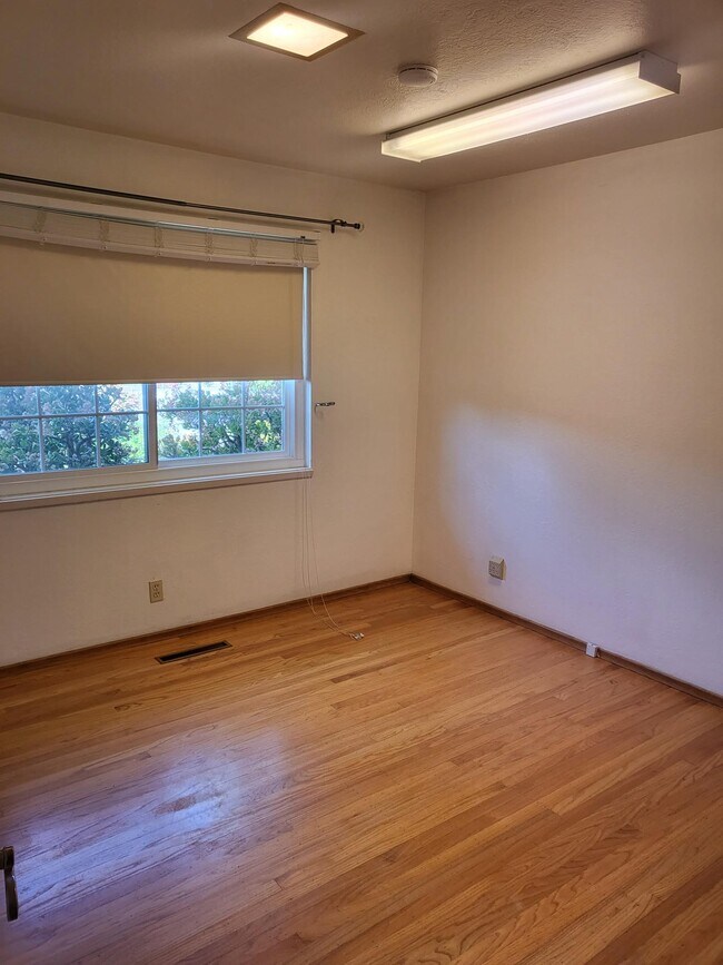 Building Photo - 1538 Belleville Way