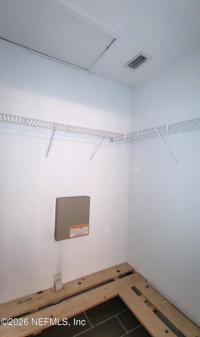 Building Photo - 2303 Sunset Bluff Dr