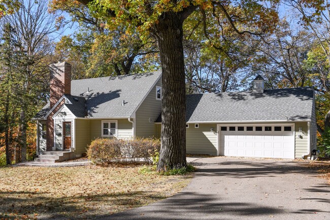 Charming curb appeal - 207 Benton Ave