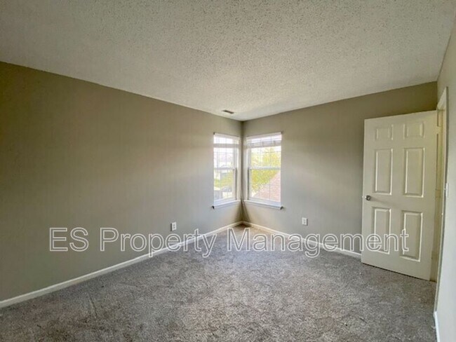 Building Photo - 15382 Ten Point Dr