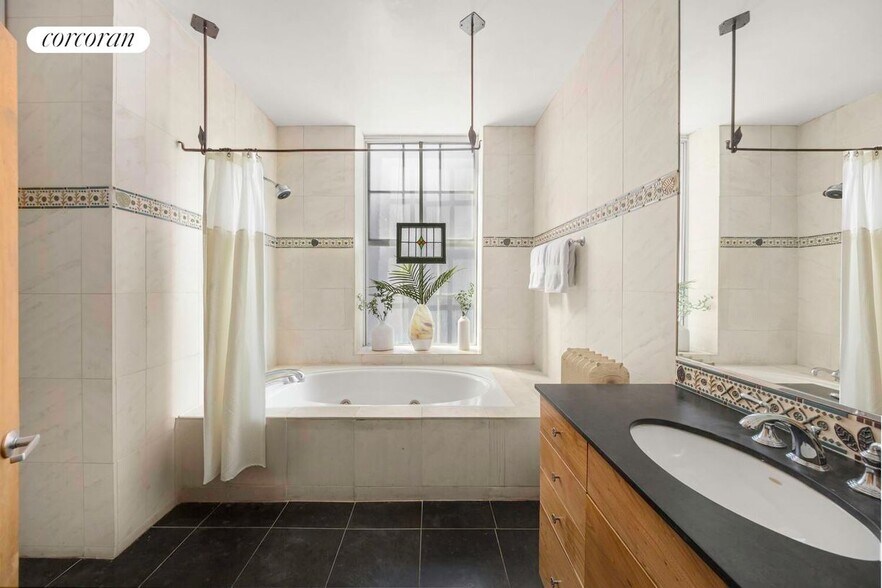 Building Photo - 47 Mercer Street PHA