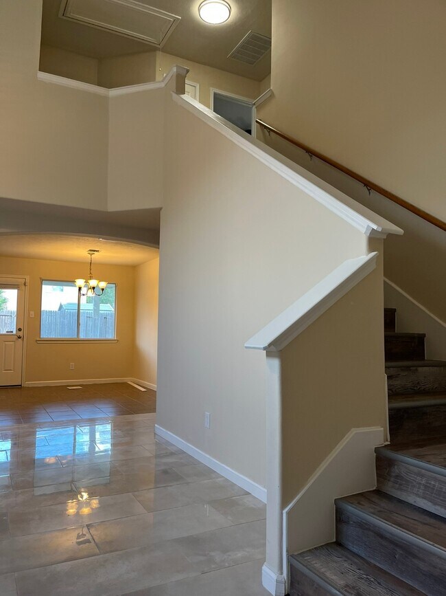 Building Photo - 21650 Falvel Sunset Ct