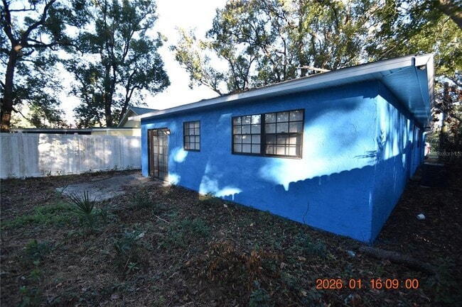 Building Photo - 5824 Grey St