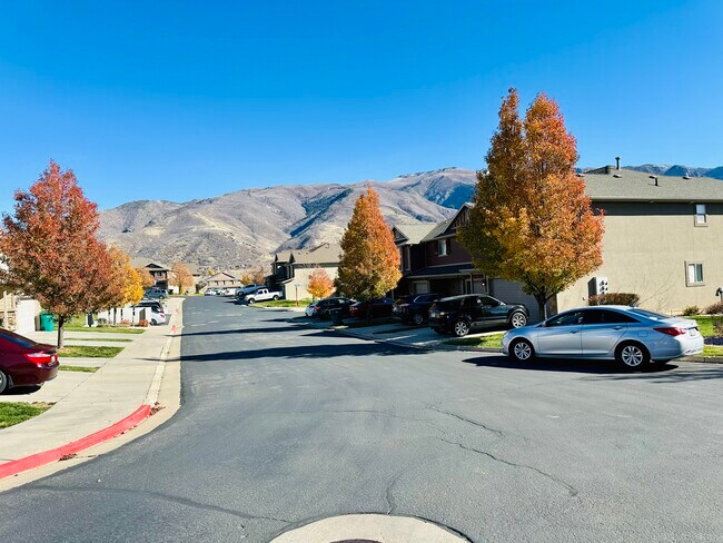 Building Photo - 1790 E Whitetail Way