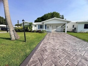 Building Photo - 310 Leisure Blvd
