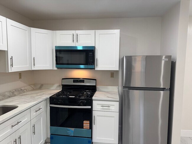 Building Photo - 1748 Jancey St