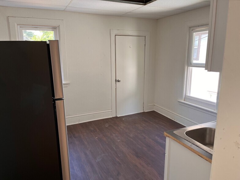Building Photo - 120 S Blair St