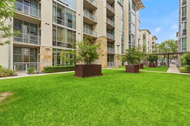 Building Photo - 1600 Barton Springs Rd
