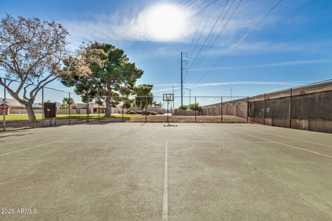 Building Photo - 16021 N 25th Dr