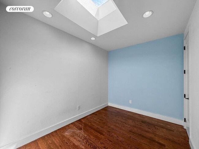 Building Photo - 475A Hicks St
