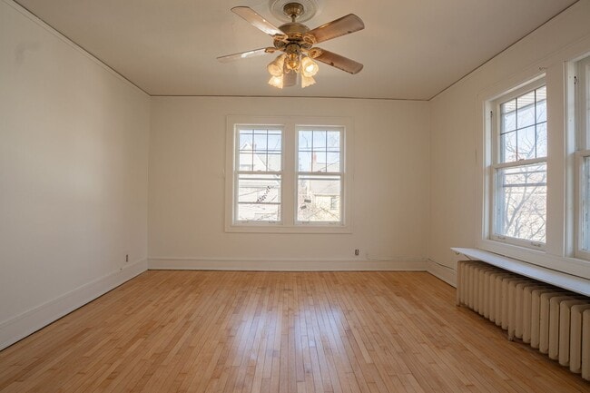 Building Photo - 2222 E Park Pl