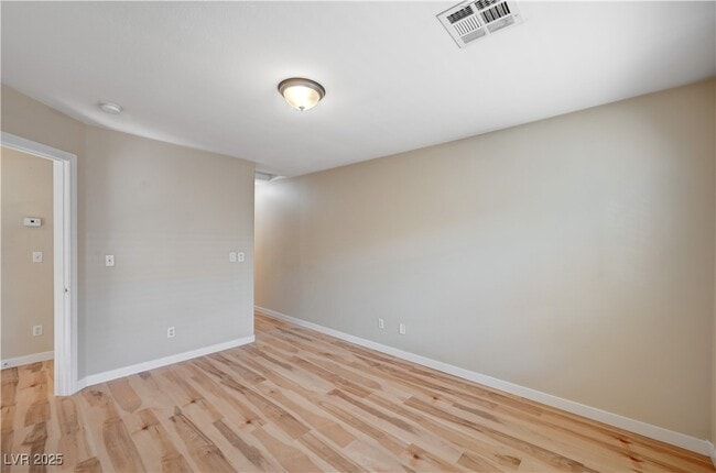 Building Photo - 10164 Tree Bark St