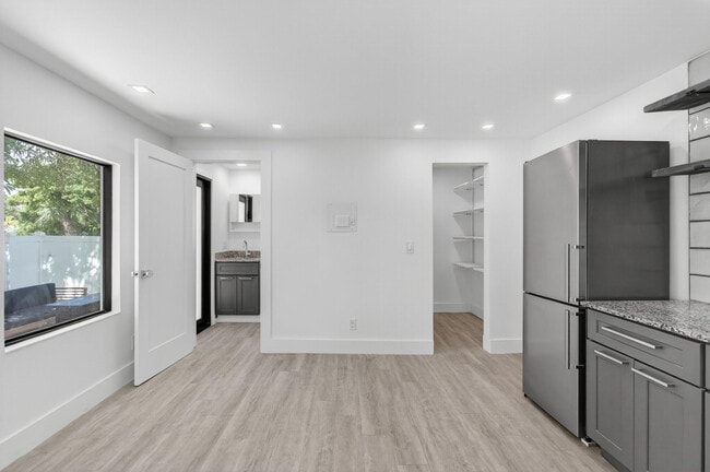 Building Photo - 515 NW 1st St