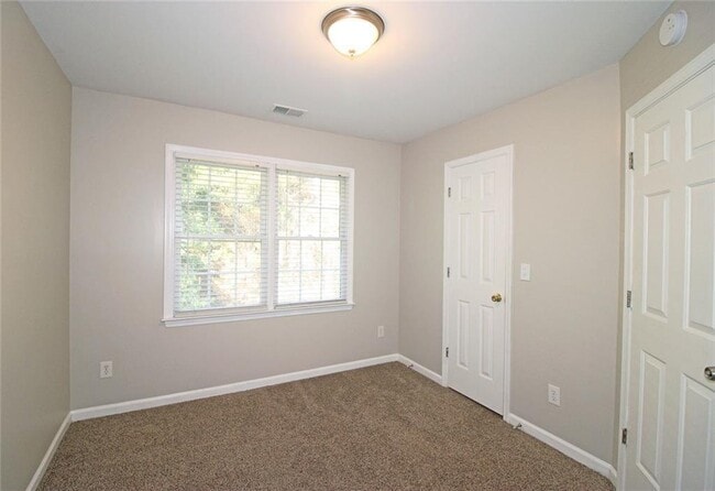 Building Photo - 1213 Kingsbury Ln