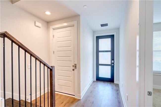 Building Photo - 4012 Manifest Ln