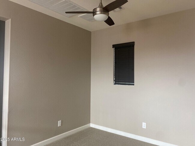 Building Photo - 1945 W Yellowstone Way