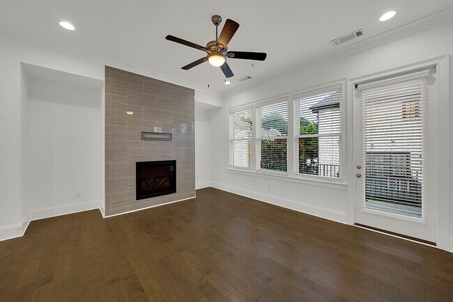 Building Photo - 6807 Encore Blvd