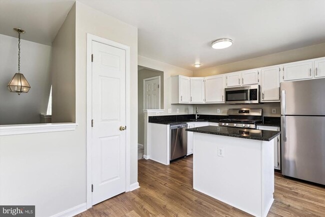 Building Photo - 45465 Bluemont Junction Square