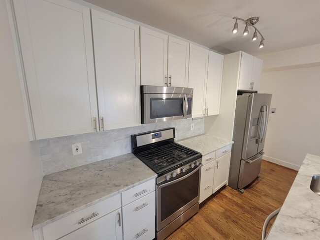 Building Photo - 1447 Girard St NW