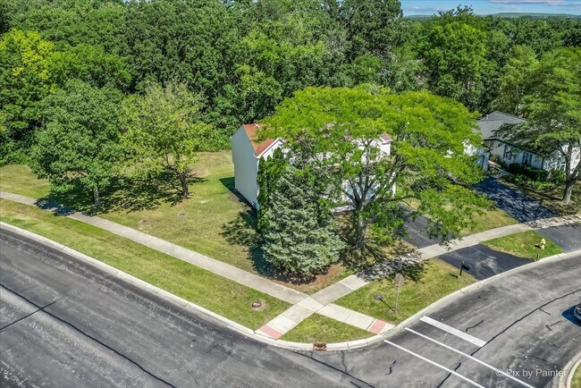 Building Photo - 731 Hickory Ln