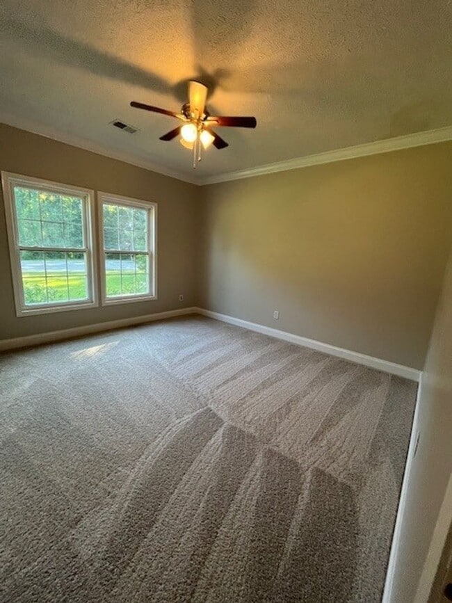 Building Photo - Charming 3-bedroom, 2-bathroom home located in the delightful community of Castle Hayne