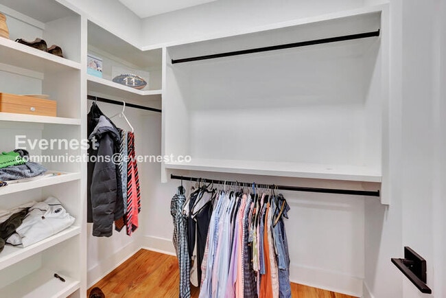 Building Photo - 3 Bed/3 Bath Home with Garage / Pet-Friendly / Available Now!