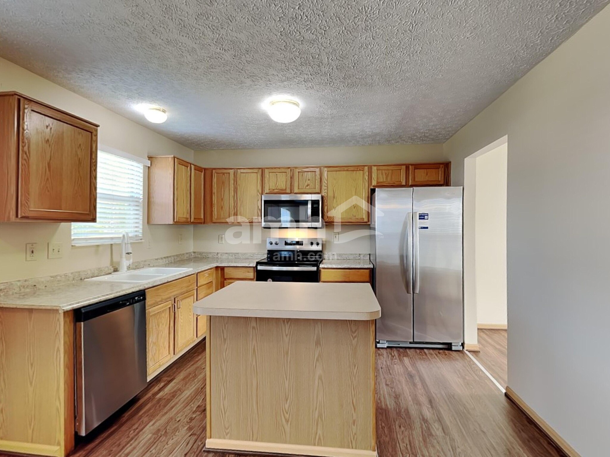 Building Photo - 1560 Mallard Cir E