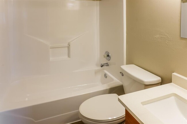 Building Photo - 5207 Riverwood Dr