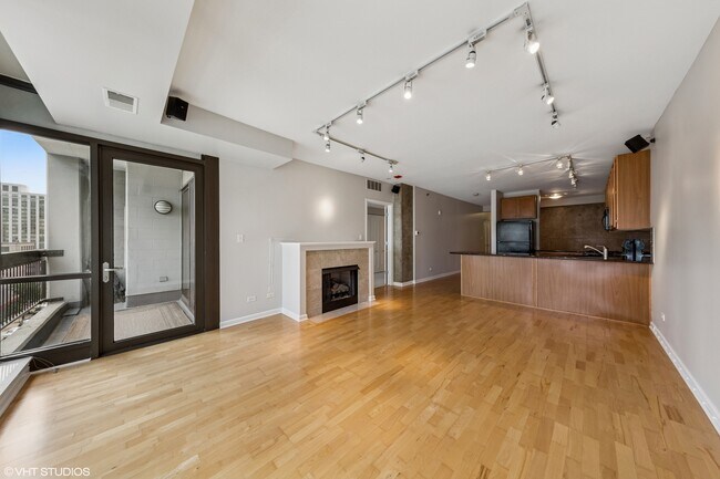 Building Photo - 1212 N Wells St