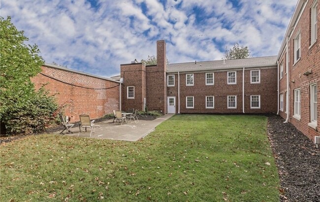 Building Photo - 20301 Shelburne Rd