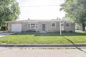 Building Photo - 301 S Reedwood Dr