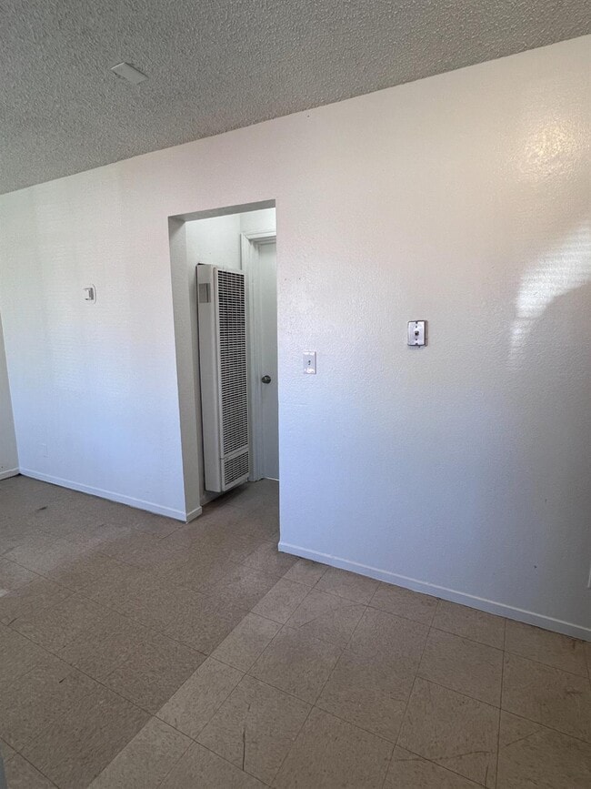 Building Photo - 4690 E Huntington Ave