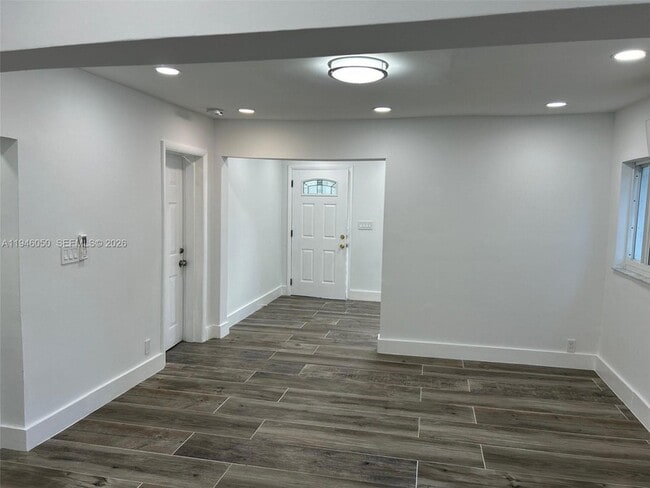 Building Photo - 261 NW 49th St