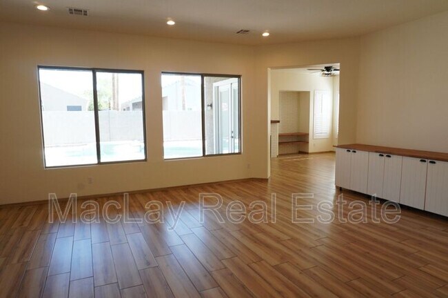 Building Photo - 1573 W Morelos St