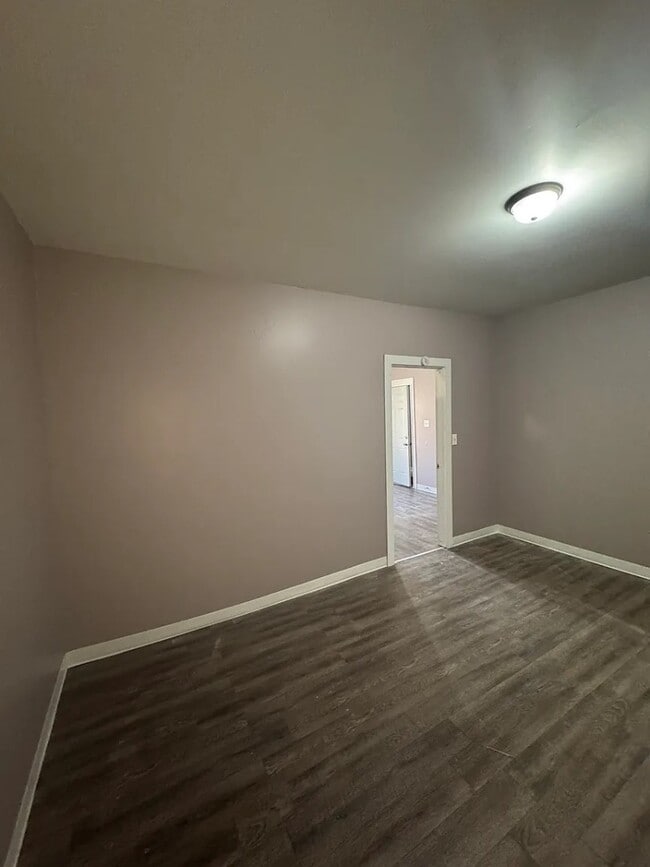 Building Photo - 511 Crouse St