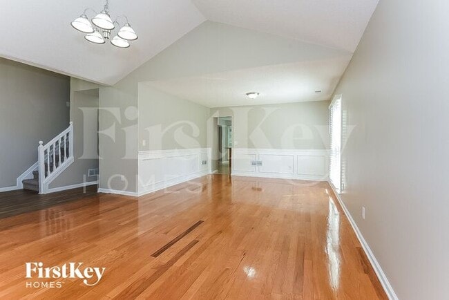 Building Photo - 2606 Loring Rd