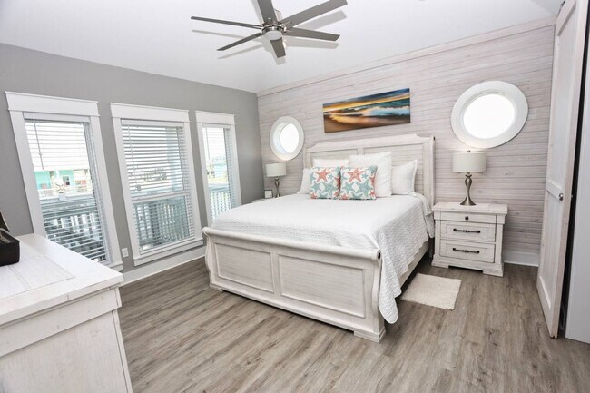 Building Photo - 939 Palm Ridge Dr