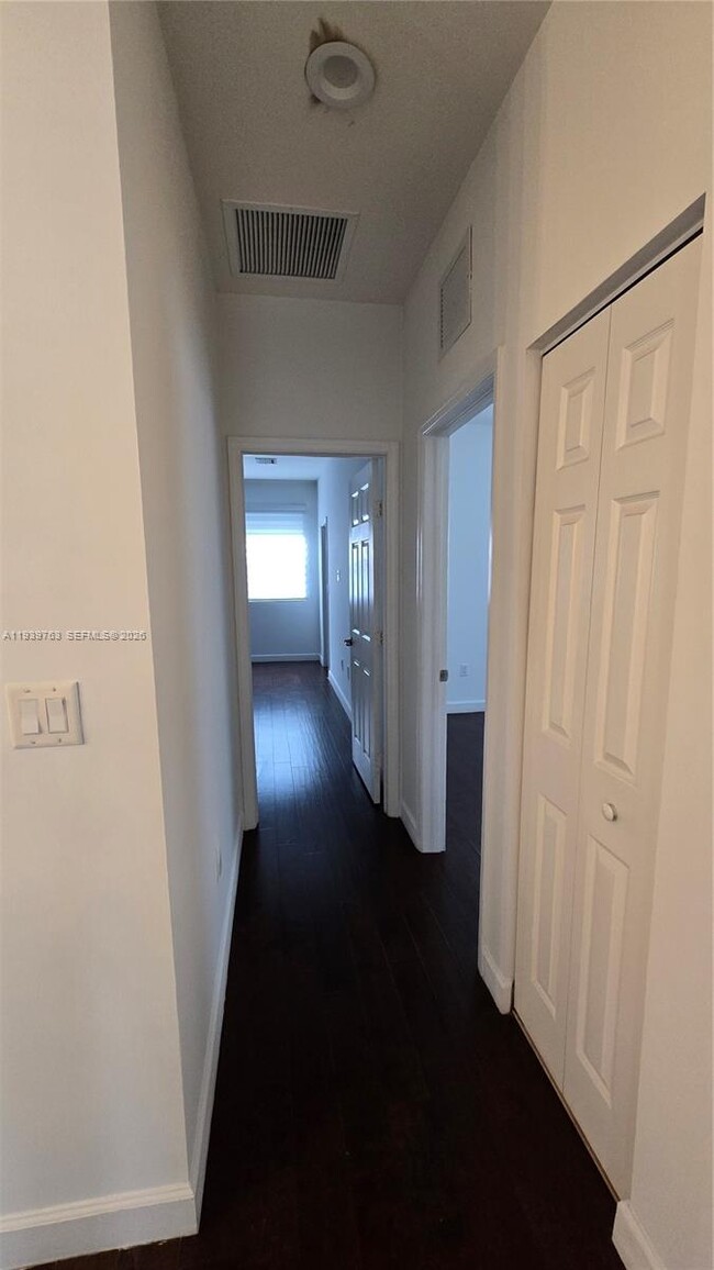 Building Photo - 10320 NW 70th Terrace