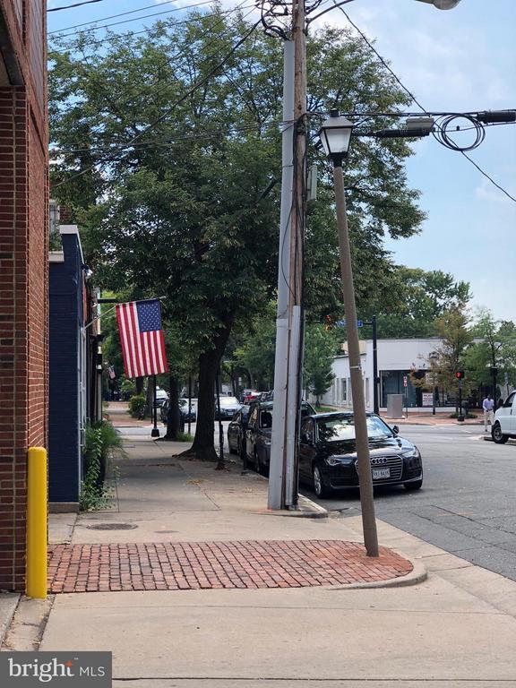 Building Photo - 113 N Fayette St