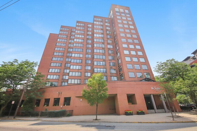 Building Photo - 551 Observer Hwy