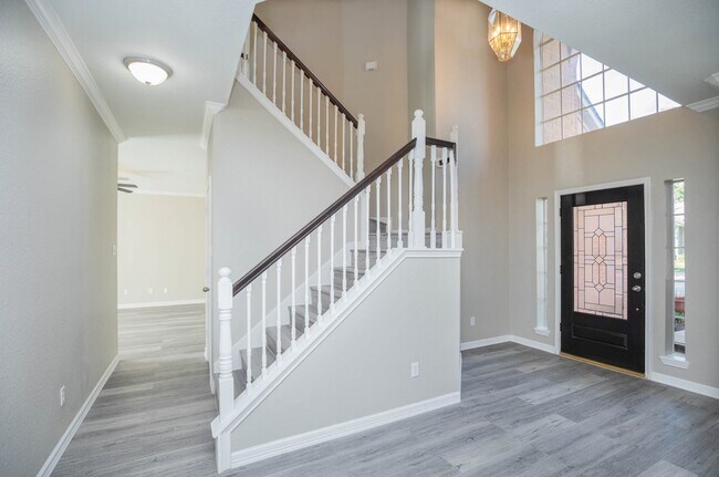 Building Photo - 18135 Somerset Knolls Ct