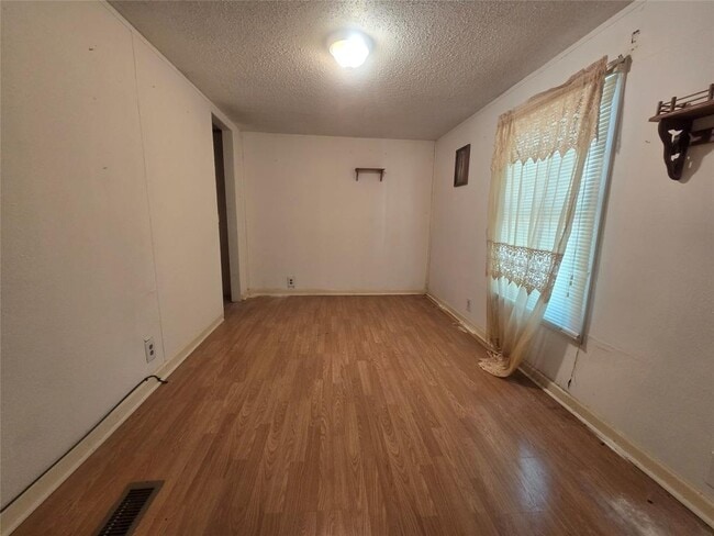Building Photo - 215 Co Rd 429