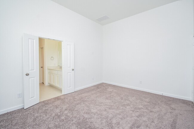 Building Photo - 5115 Murillo Dr