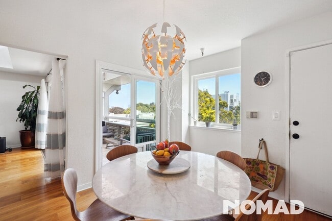 Building Photo - Inviting 4BR Urban Oasis in Central SF – V...